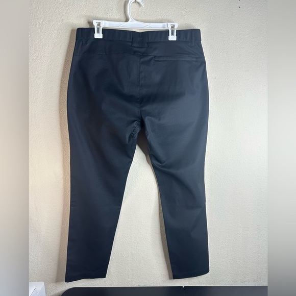 Fabletics The High Side Chino (Classic Fit) size 38/28 - Picture 3 of 4